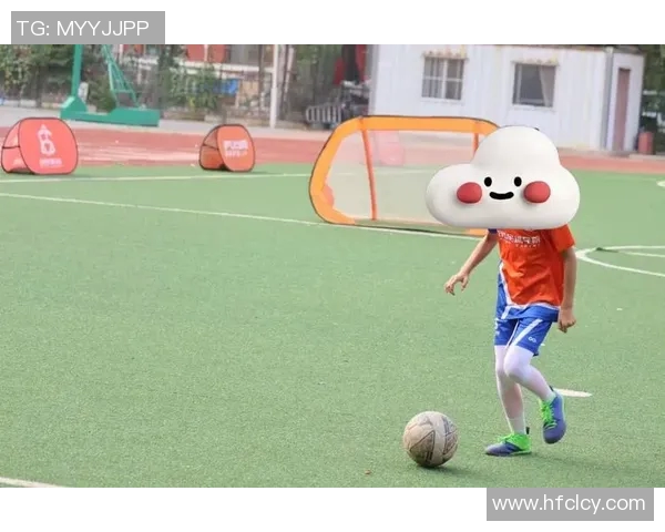 以圣诞球星礼物足球为主题打造充满节日惊喜的梦幻绿茵盛宴